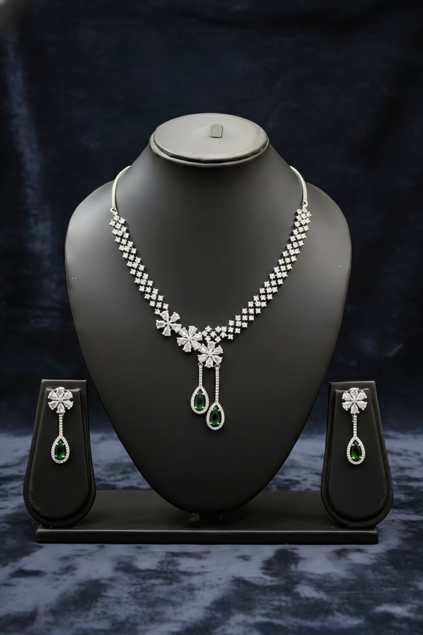 The Green Bloom Drop Set