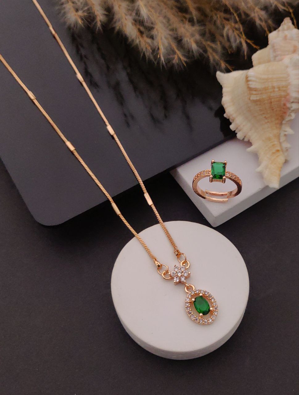 Royal green oval pendant & ring combo