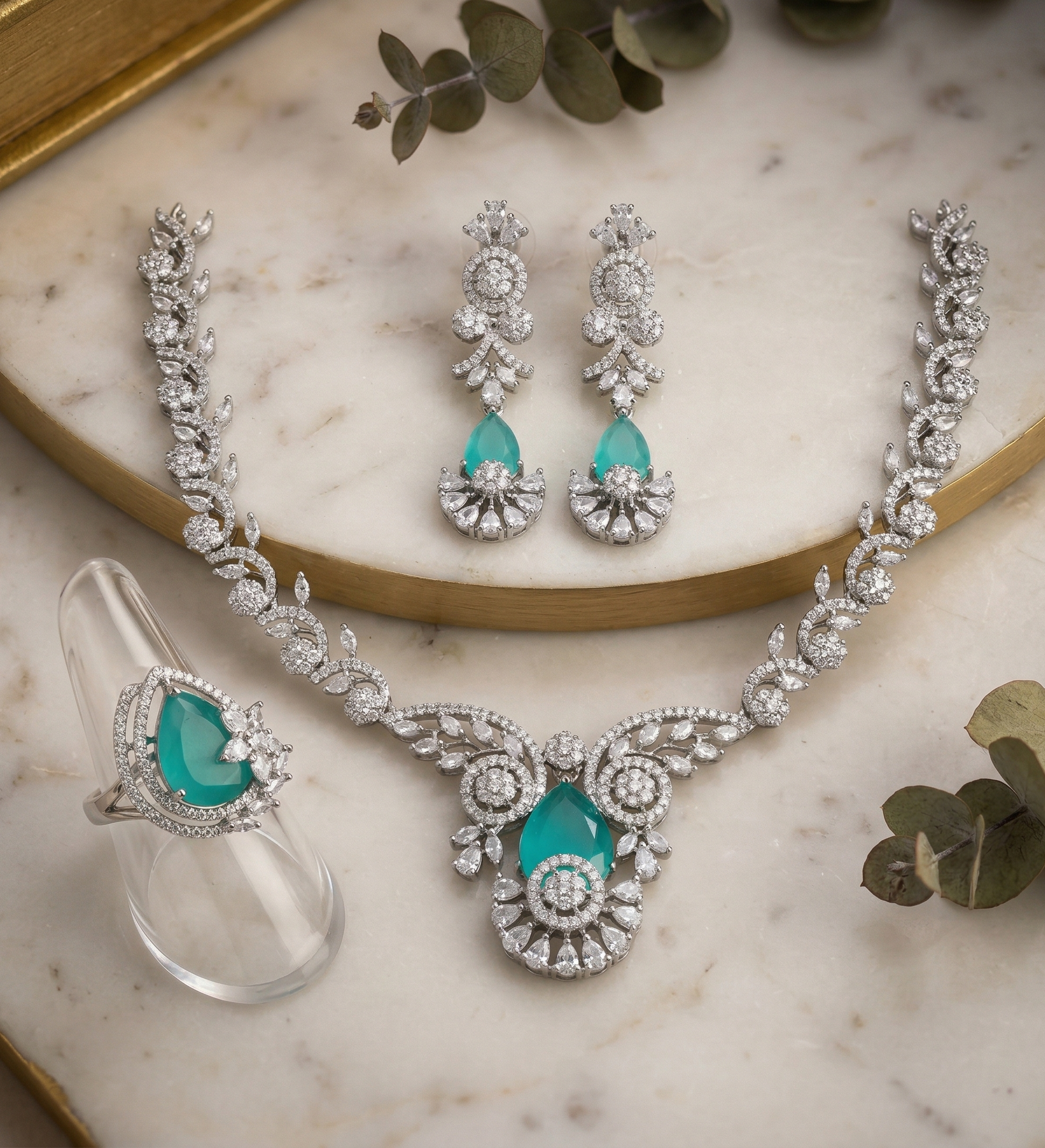 Emerald Leaf Enchantment Set With Ring